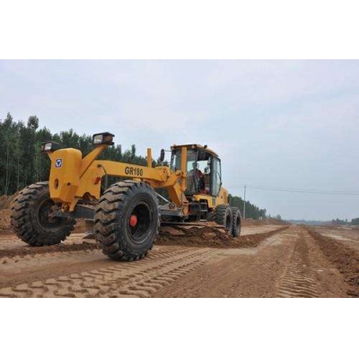 九游（中国）租赁平地机在蒙华铁路施工